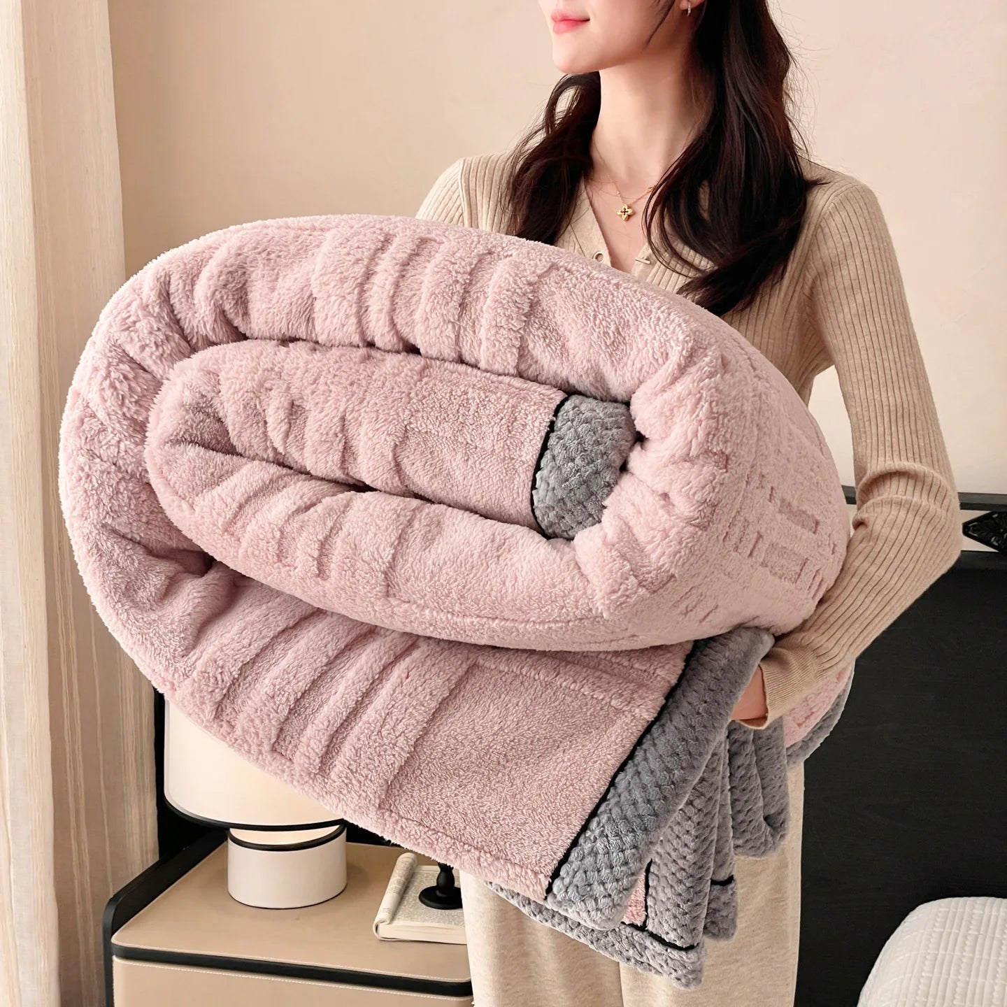 Western Style Polyester Fiber Blanket Winter Luxury Designer Comfort Decor Custom Rabbit Faux Fur Flannel Queen Size Blanket