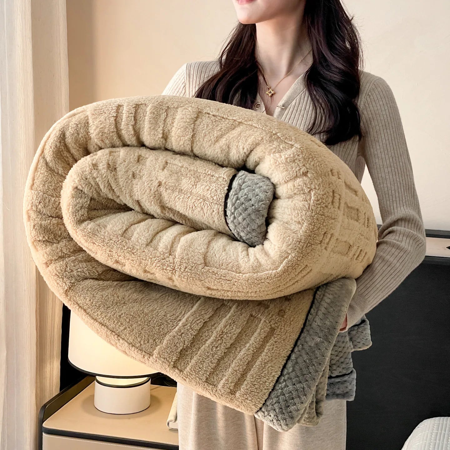 Western Style Polyester Fiber Blanket Winter Luxury Designer Comfort Decor Custom Rabbit Faux Fur Flannel Queen Size Blanket