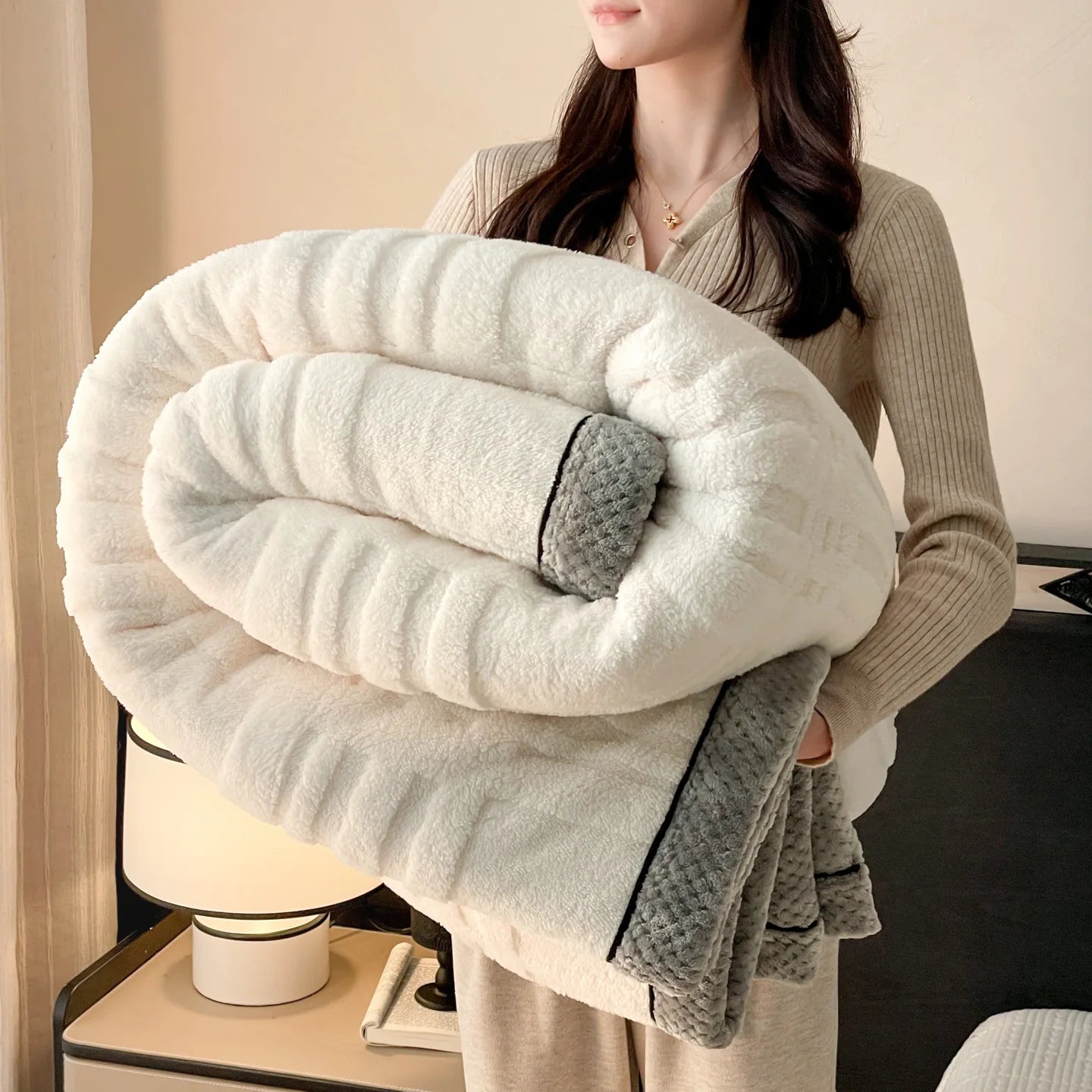 Western Style Polyester Fiber Blanket Winter Luxury Designer Comfort Decor Custom Rabbit Faux Fur Flannel Queen Size Blanket
